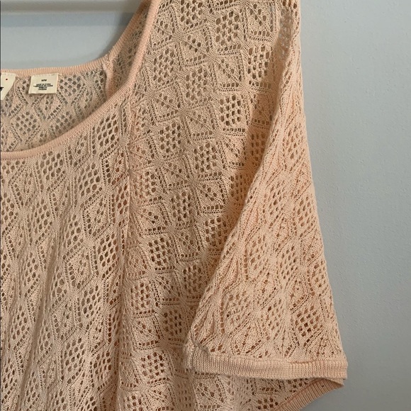 Moth brand. Lightweight, woven, soft, fluttery. - Picture 4 of 4